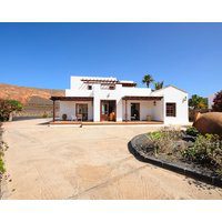 Tranquil Country Estate “finca Remedios” With Terrace Garden & Wi-fi; Pets Allowed Parking Available