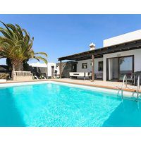 Beautiful Villa Mariola Close To Beach With Heated Pool Terrace Garden & Wi-fi; Parking Available