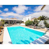 Rustic Home Short Drive From Beach With Pool Terraces Garden & Wi-fi; Parking Available
