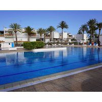 Primavera Tranquil Retreat 2-Bedroom Apartment with Balcony Garden View & Fiber WiFi