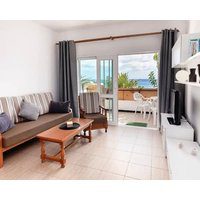 Beautiful Apartment On The Beach With Terrace & Gorgeous Ocean View; Street Parking Available